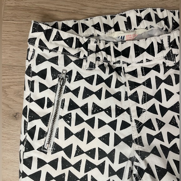 H&M girls’ pants, two pairs. - Picture 3 of 7